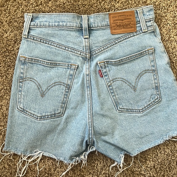 Levi’s ribcage shorts - Picture 2 of 2